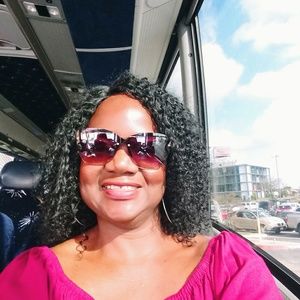 Meet your Posher, Joyce